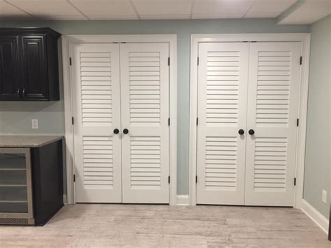 2 Plantation Louver Panel Door (Primed) – Door to Door