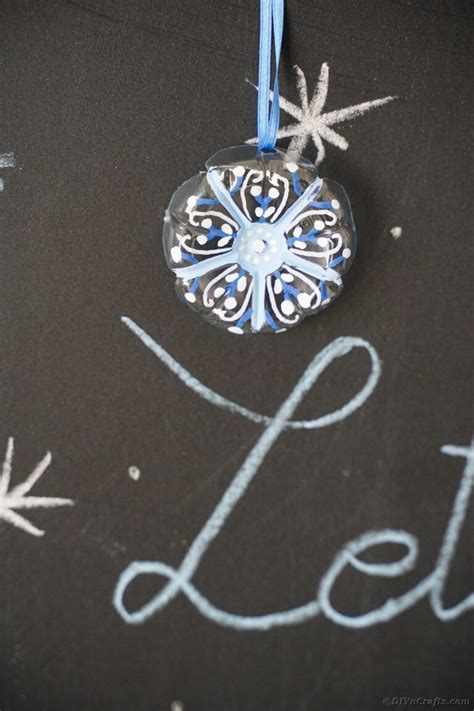Stunning Snowflake Ornament From Upcycled Plastic Bottle Diy And Crafts