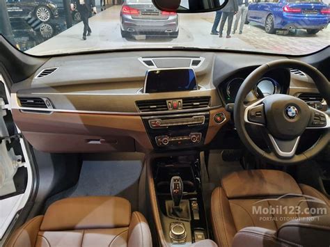 Research the 2019 bmw x1 with our expert reviews and ratings. Jual Mobil BMW X1 2019 sDrive18i xLine 1.5 di DKI Jakarta Automatic SUV Putih Rp 710.000.000 ...