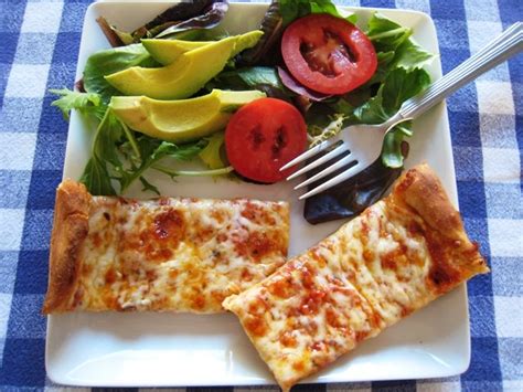 Easy Cheese Pizza With Homemade Sauce Good Cheap Eats
