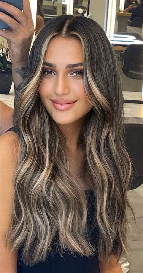 Trendy Hair Colour For Every Women High Contrast Highlights In Balayage Hair Dark