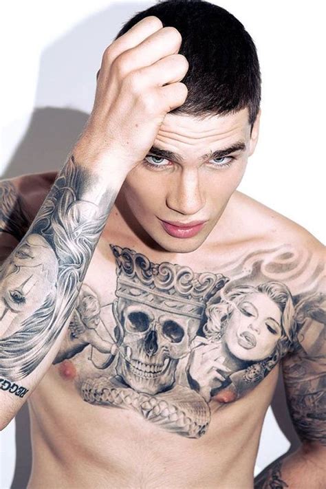 Tatouage Torse Homme 15 Beaux Modèles De Tattoos Masculins Sur Le