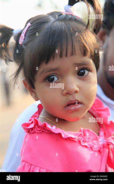 Girl Sri Lanka Hi Res Stock Photography And Images Alamy