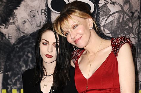 Frances Bean Cobain Gets Married Without Telling Her Mom Courtney Love