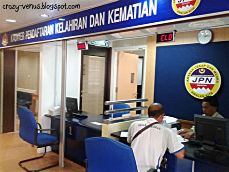 Jelas pengasas borneo komrad, penyelewengan di jabatan pendaftaran negara melambatkan proses pendokumentasian, sehingga pemohon tidak diberi jangka masa dan terpaksa menunggu selama. Tiada Alasan Tidak Tuntut Kad Pengenalan - JPN - MYNEWSHUB
