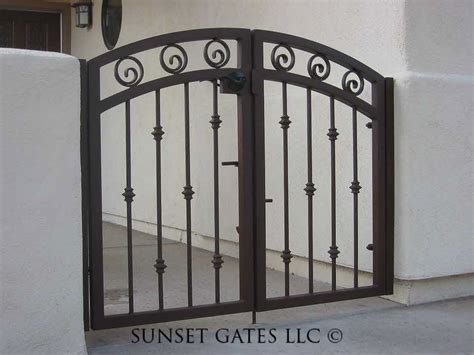 Courtyard Gate 534 Sunset Gates