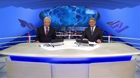 Jornal Nacional Jn Faz Homenagem Aos Apresentadores Que J Passaram