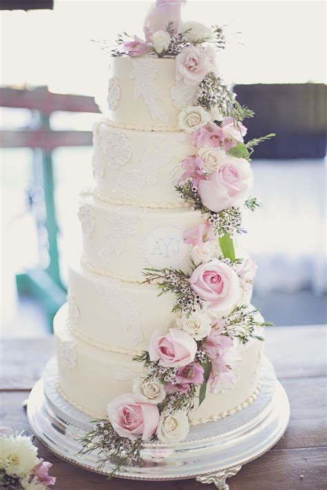 Rustic Meets Vintage Diy Wedding Wedding Cakes Wedding Cakes With