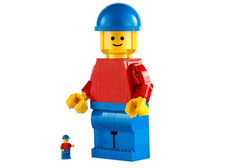 40649 Up Scaled Lego Minifigure Coming In June 2023 Jay S Brick Blog