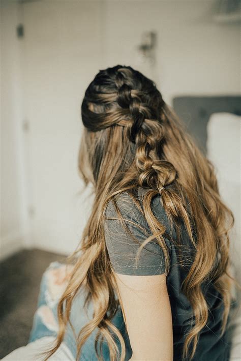 When you need new short hairstyle ideas, a french braid on short hair can save the day. Simple French Braid Half Up Hairstyle Tutorial | Dani Marie Blog | Hair styles, Easy hairstyles ...