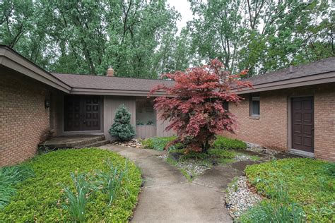 There are exciting learning opportunities spread across west michigan, and if you know each garden has photo cards of the different flowers so kids and adults alike can learn something. 3027 Manhattan Lane SE, East Grand Rapids, MI 49506