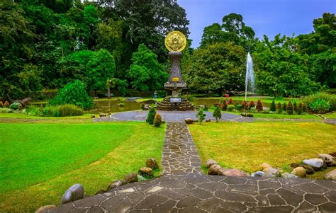 Asyiknya, banyak tempat wisata di bogor yang juga pas sebagai destinasi liburan keluarga. Kunjungi Tempat Wisata di Bogor Yang Murah Meriah Ini | XBox Live