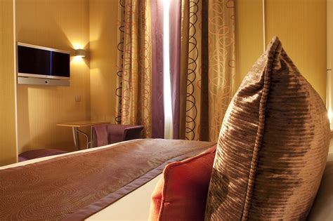 Petit paris is a retail and wholesale bakery that offers delicious scratch baking. Hotel Petit Paris, Rue Saint-Jacques 4 Star |Best Luxury ...