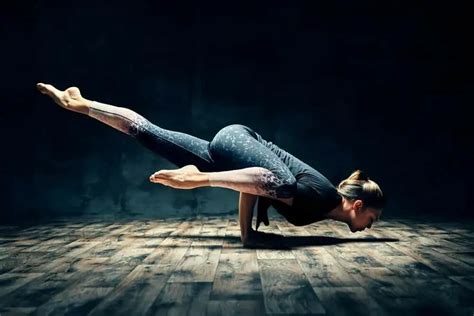15 Yoga Arm Balance Poses Help You Level Up Your Yoga Practice Hosh Yoga