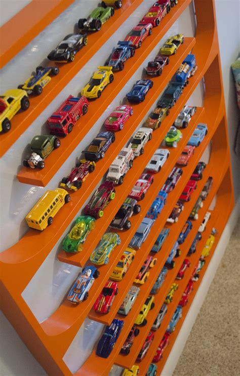 Play the hot wheels race track game to create a customized, super fast track builder race track! DIY Hot Wheels / Matchbox storage display track | Hot wheels display, Hot wheels, Diy storage