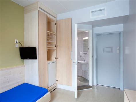 A place at halden prison costs about £98,000 per year. This Look Inside A Maximum Security Prison In Norway Will ...