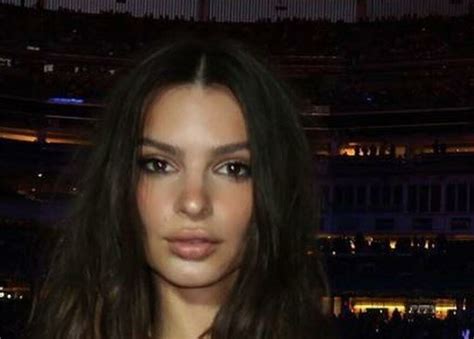 Emily Ratajkowski Strips Off In Completely Nude Clip As She Shows Off