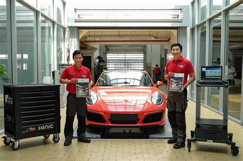 Certified Porsche Gold Technician Chứng Nhận Cao Nhất Dành Cho Các Kỹ