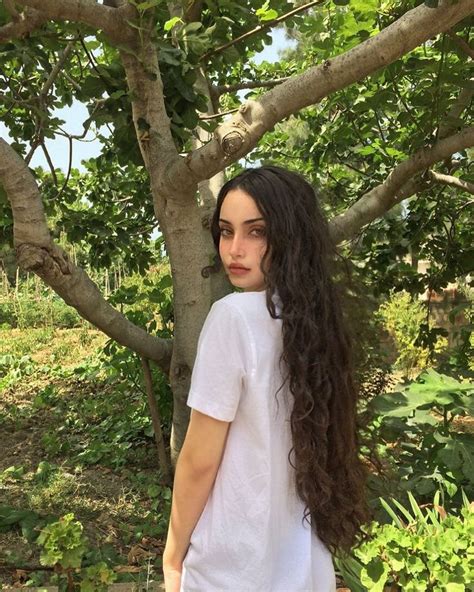 Hely On Instagram “🐒💚” Beautiful Curly Hair Long Hair Styles Hair