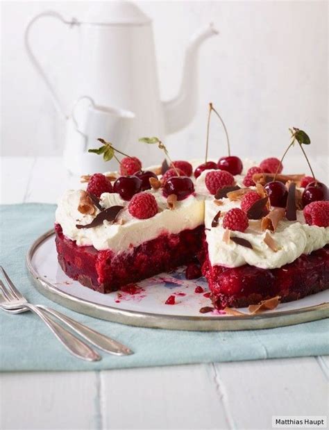 Der kuchen ist keine lüge und kann mit dieser und wir haben sie für dich! Kirsch-Sahne-Torte | Rezept | Kuchen und torten, Torten ...
