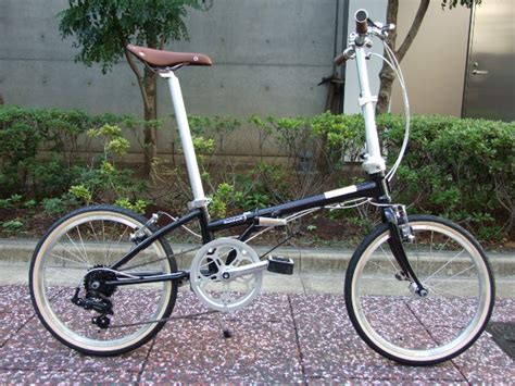 This is because of the different freehub body on the rear wheel. avelo Bicycle shop: Dahon Boardwalk D7 | ダホン ボードウォーク D7 ...