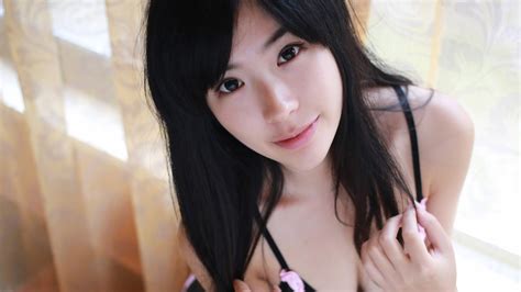 1920x1080 Model Girl Black Hair Smile Face Asian Woman Brown Eyes Wallpaper 
