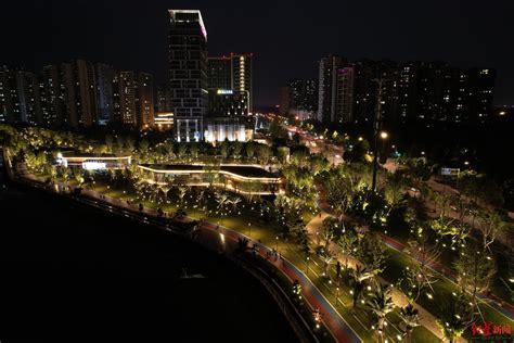 水清了，夜美了！成都江安河畔多了一个带状活力公园成都市新浪新闻