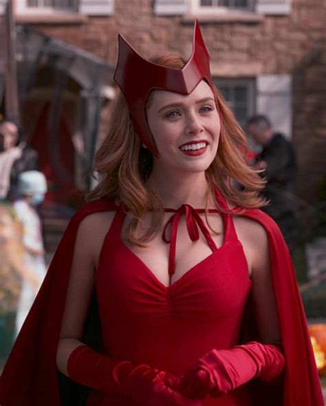 Halloween Costume As Scarlet Witch From Wandavision Relizabetholsen