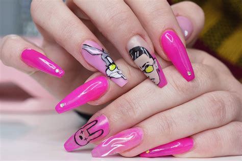 Some huge acts like bad bunny —whose 2022 tour begins in february—may not have to worry about the ups and downs of supply and demand, but most music stars are jockeying for position to take advantage of early fan fervor for shows and lock in efficient, profitable tours. BAD BUNNY nails #badbunny @bcr.studio.nails (With images ...