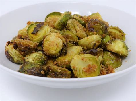 Choux de Bruxelles rôtis au four et légèrement croustillants