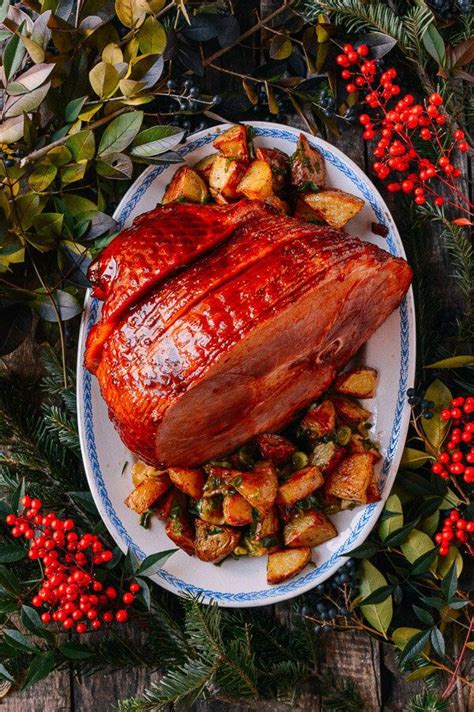 Increase the weight of the turkey by half pound per person and you can count on plenty to get you through the thanksgiving aftermath. How Much Ham To Buy Per Person For Easter | HuffPost