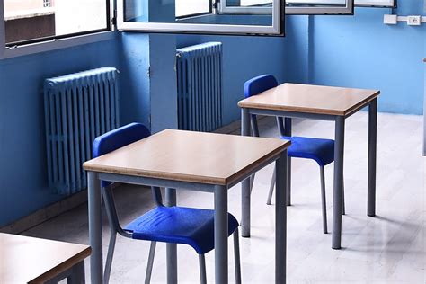 Nella regione lombardia sono presenti diverse scuole. Il Tar sospende l'ordinanza chiusura delle scuole ...