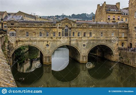 The Bath Covered Bridge In Bath England Stock Photo Image Of Famous