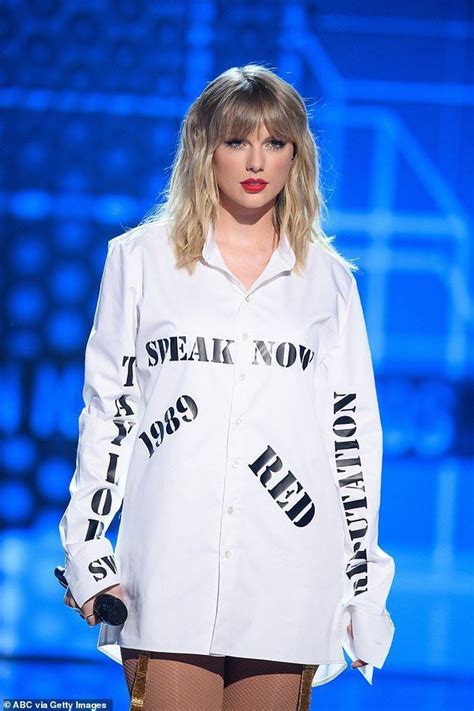 Taylor Swift Iconic Outfit At The Performance Of Amas 2019 ️💃 Taylorswift Ama Fearless