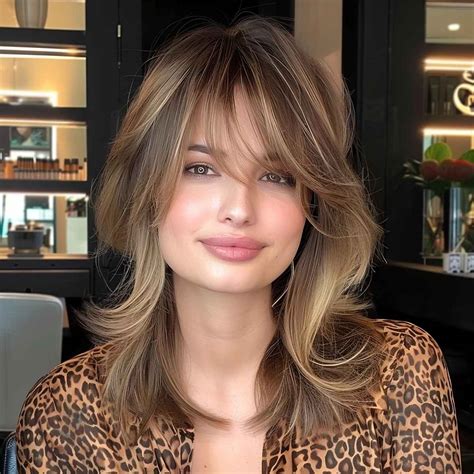 23 Perfect Medium Hairstyles For Square Faces Popular For 2019