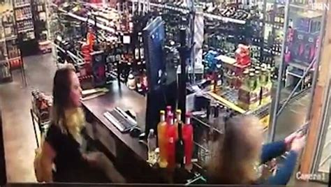 US Mother And Babe Fend Off Shotgun Wielding Robber Daily Mail Online