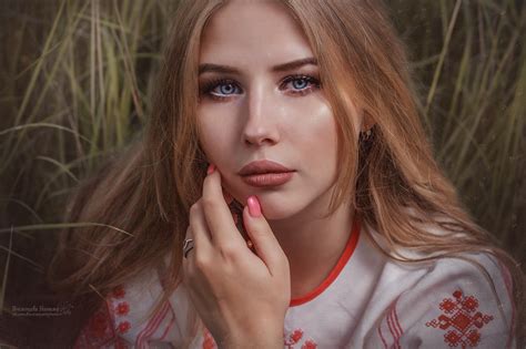 Wallpaper Women Blonde Face Portrait Blue Eyes Pink Nails 1800x1200 Motta123 1171990