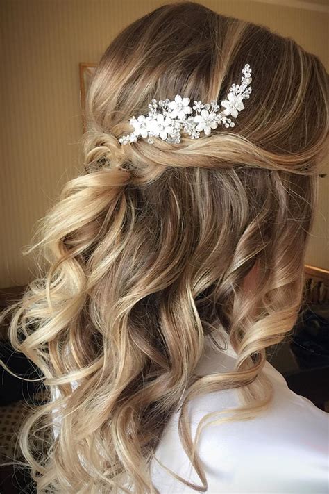 Curl is an imperative part of most wedding guest hairstyles. 30 CHIC AND EASY WEDDING GUEST HAIRSTYLES - My Stylish Zoo