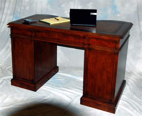 Its cinnamon cherry effect colour is ideal for all. Small Cherry Kneehole Office Desk Leather Top | eBay