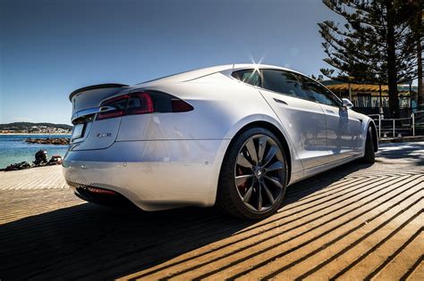 The model s p100d is approximately 762 combined horsepower. Auto Review: 2018 Tesla Model S P100D