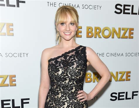 Big Bang Theory Star Melissa Rauch Announces Pregnancy In Moving