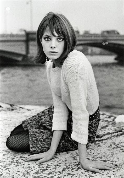 Swinging Sixties London Captures A Carefree Mick Jagger And Twiggy