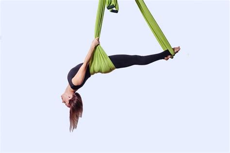 A Guide To Yoga Trapeze How And Why To Use One Yoga Practice