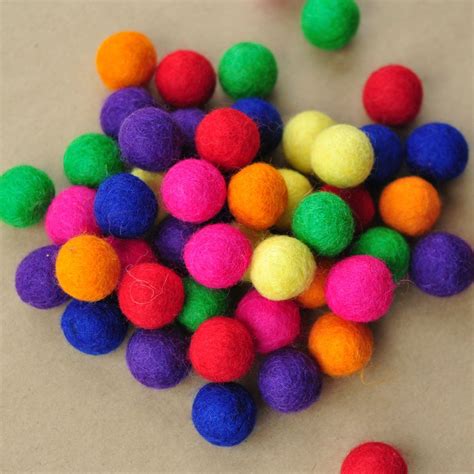 First Day Of School Felt Balls Coisas Para Comprar