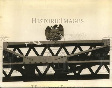 1935 Press Photo Architectural Detail On Eagle Bridge In New York