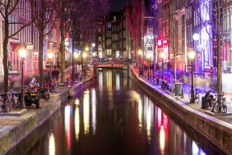 Amsterdam Visite Guidée à Pied Du Quartier Rouge Getyourguide