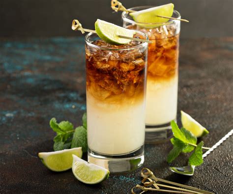 Dark and Stormy recept Cocktailia se