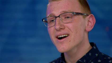 Victor leksell, 19 år från torslanda, skulle satsa helt på fotbollen om hans pappa fick bestämma. Klajdi Dedej berör juryn i Idol 2017 - Idol Sverige (TV4 ...