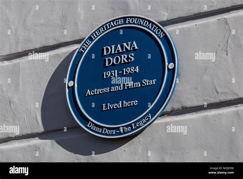 London Uk 11th Feb 2018 A Blue Plaque To Commemorate Diana Dors Is Unveiled Her Former Home
