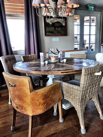 Es ist dem heiligen peter gewidmet, zu dessen ehre hier am fuße des petersbergs einst eine kirche geweiht wurde. Restaurant Esszimmer, Sankt Peter-Ording - Restaurant ...
